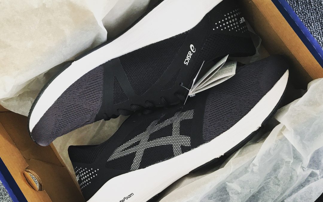 Nya löparskor; ASICS RoadHawk FF